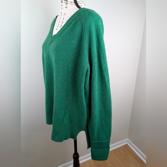 J. Crew Women's Emerald Green High Low V-Neck Relaxed Merino Blend Sweater XXL - Picture 11 of 11